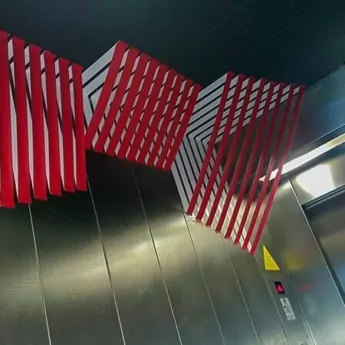 Abstraktes 3D Tape-Kunst im Fahrstuhl- Büro Design