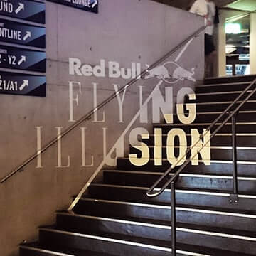 "Red Bull Flying Steps" Projekt -Anamorphose-Installation-Vorschaubild