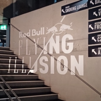 Tape-Art für Red Bull bei Flying Illusion Show 3