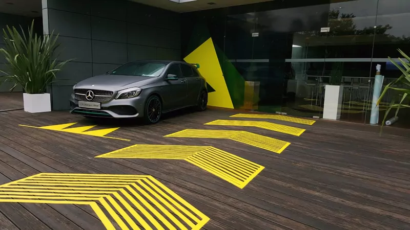 Bild: Tape Art für Mercedes AMG - Selfmadecrew 2015