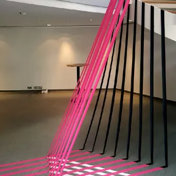 Bild 01 - 3D Installation mit Klebeband für Gruner+Jahr Event- Selfmadecrew 2016