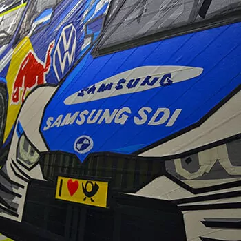 ZF-Rennautos-Klebeband-graffiti-Bürodesign-ZF-Selfmadecrew-Vorschaubild