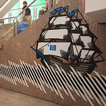 Segelschiff- Klebeband-Graffiti-Wandgestaltung