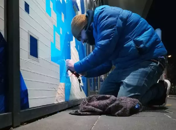 Die Entstehung- Klebeband Porträt- Street Art Selfmadecrew