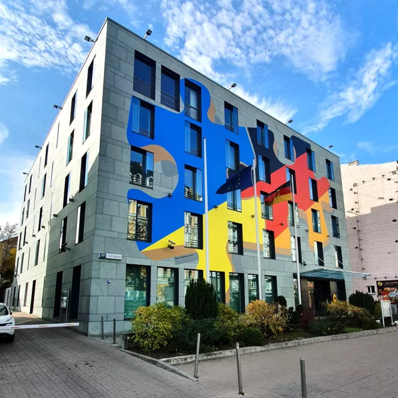 Wandkunstwerk an der Deutschen Botschaft in Kiew, Ukraine