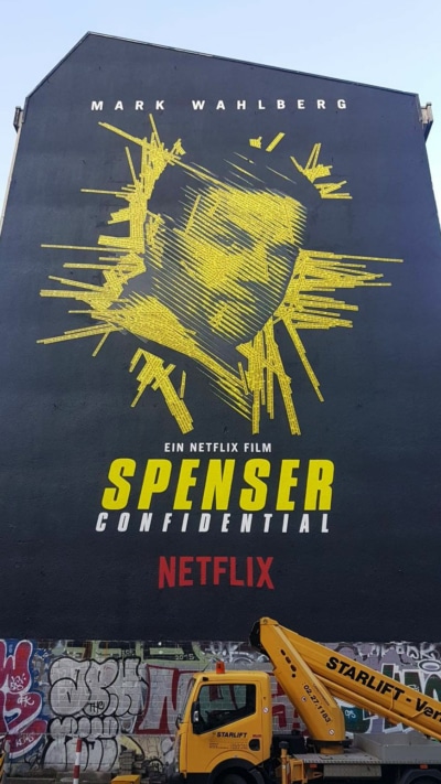 Mark Wahlberg Spenser Confidential- Tape Art Mural für Netflix