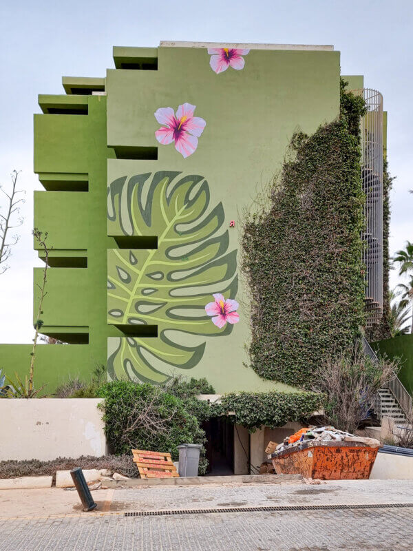Fertiggestelltes Fassadenkunstwerk-Wand Nr.3-Hotelgestaltung auf Mallorca